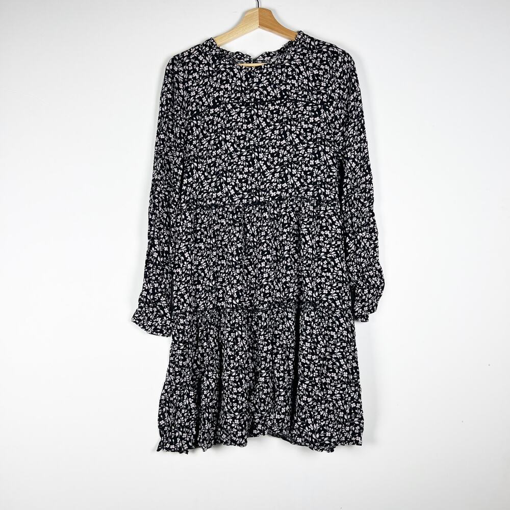 Target black and white floral long sleeve dress Size Medium